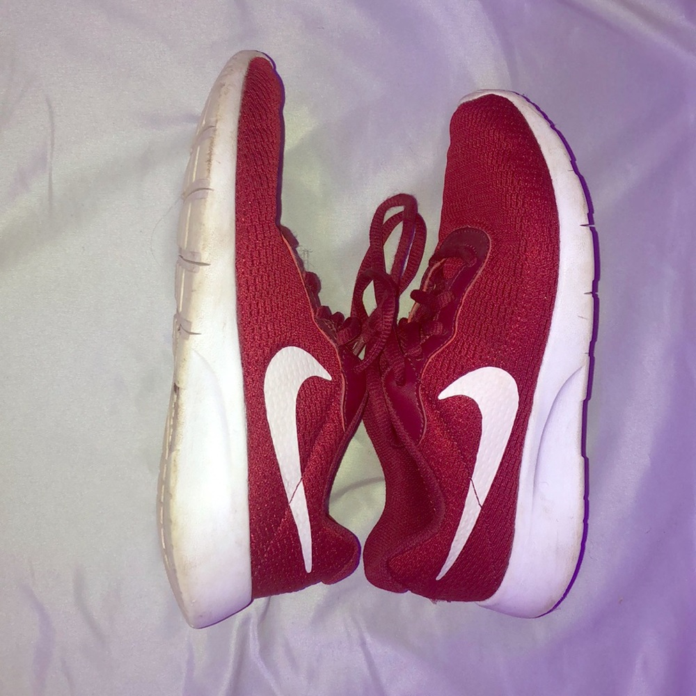 Nike Maroon 4.5 running sneakers